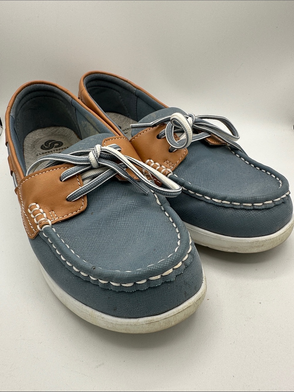 Clarks Cloudsteppers blue-gray and tan boat shoes, size 7.5M